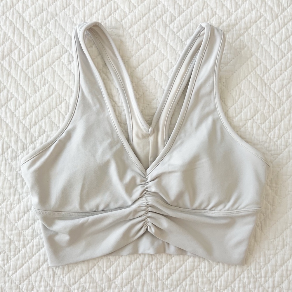 ALO Yoga Light Gray Ruched V-Neck Sports Bra